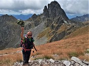 44 In decisa-ripida salita al Ponteranica centrale con splendida vista sul Valletto